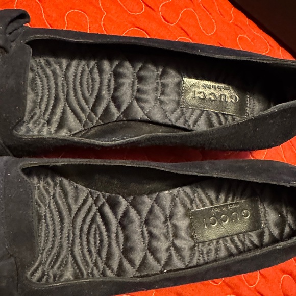 Gucci Women's Dark Blue Suede Kitten Heels Size 6B (SOLD) - Picture 4 of 5